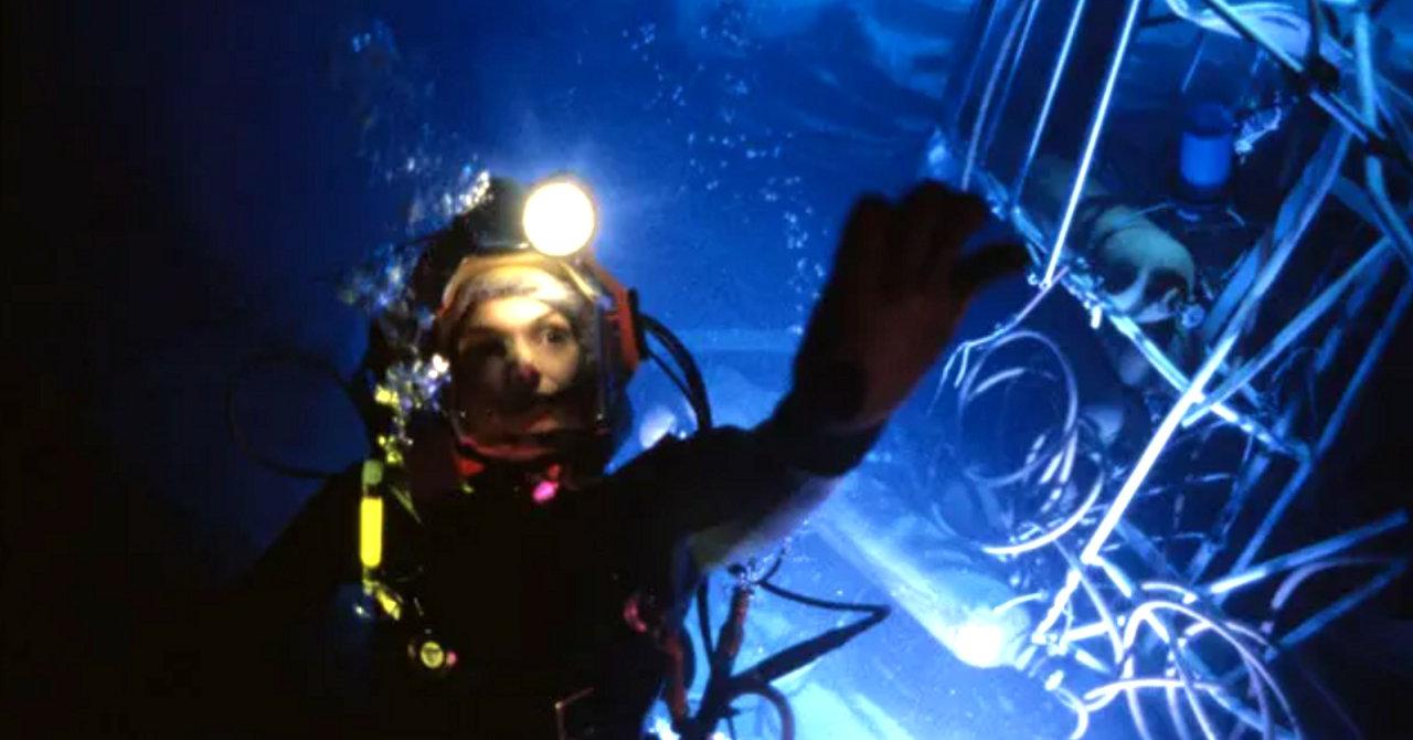 James Cameron shares how he almost drowned during Abyss