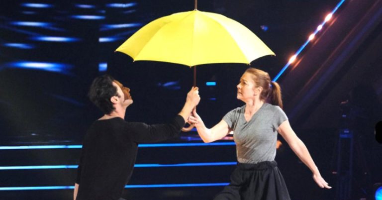 Alyson Hannigan performs How I Met again on Dancing with the Stars