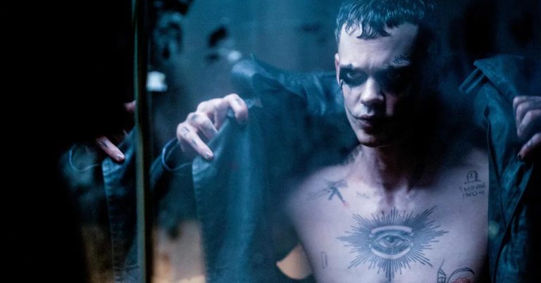 Bill Skarsgård becomes The Crow: first images