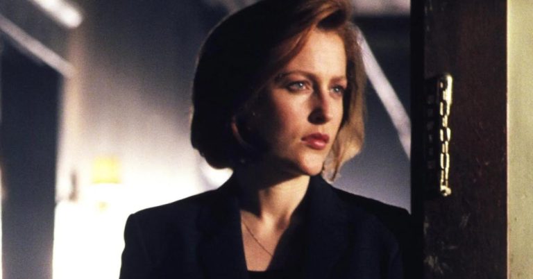 Gillian Anderson not sexy enough?  The X-Files creator tells