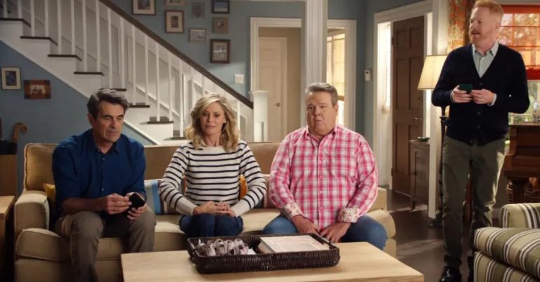 The Modern Family family reunites 4 years later… for a commercial