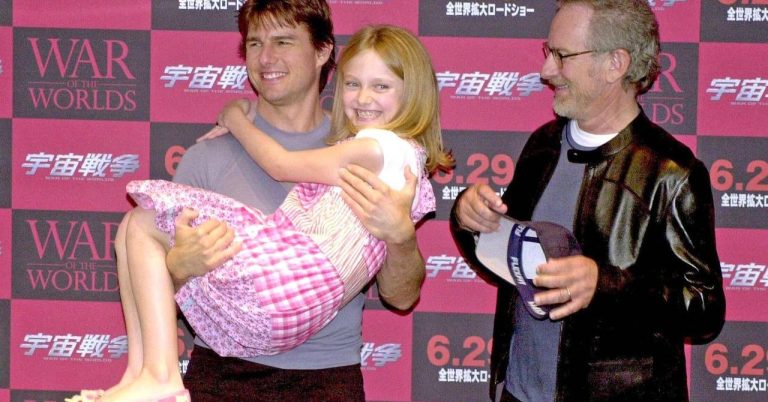 Tom Cruise has given Dakota Fanning a gift every year since War of the Worlds!